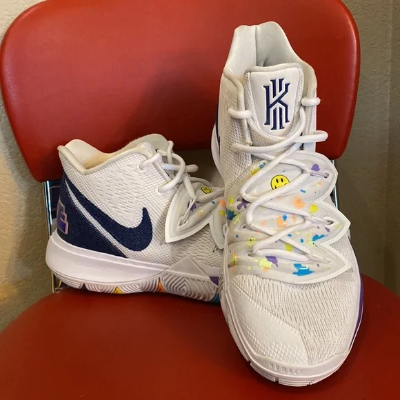 Nike Kyrie 5 “Have a Nike Day” - Picture 2 of 13